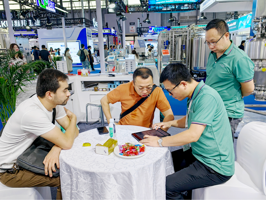 Live Coverage of CPHI & PMEC China 2025 | Jhenten Machinerys Shanghai Exhibition: A Crowd Sensation with Non-Stop Excitement!!(图17)