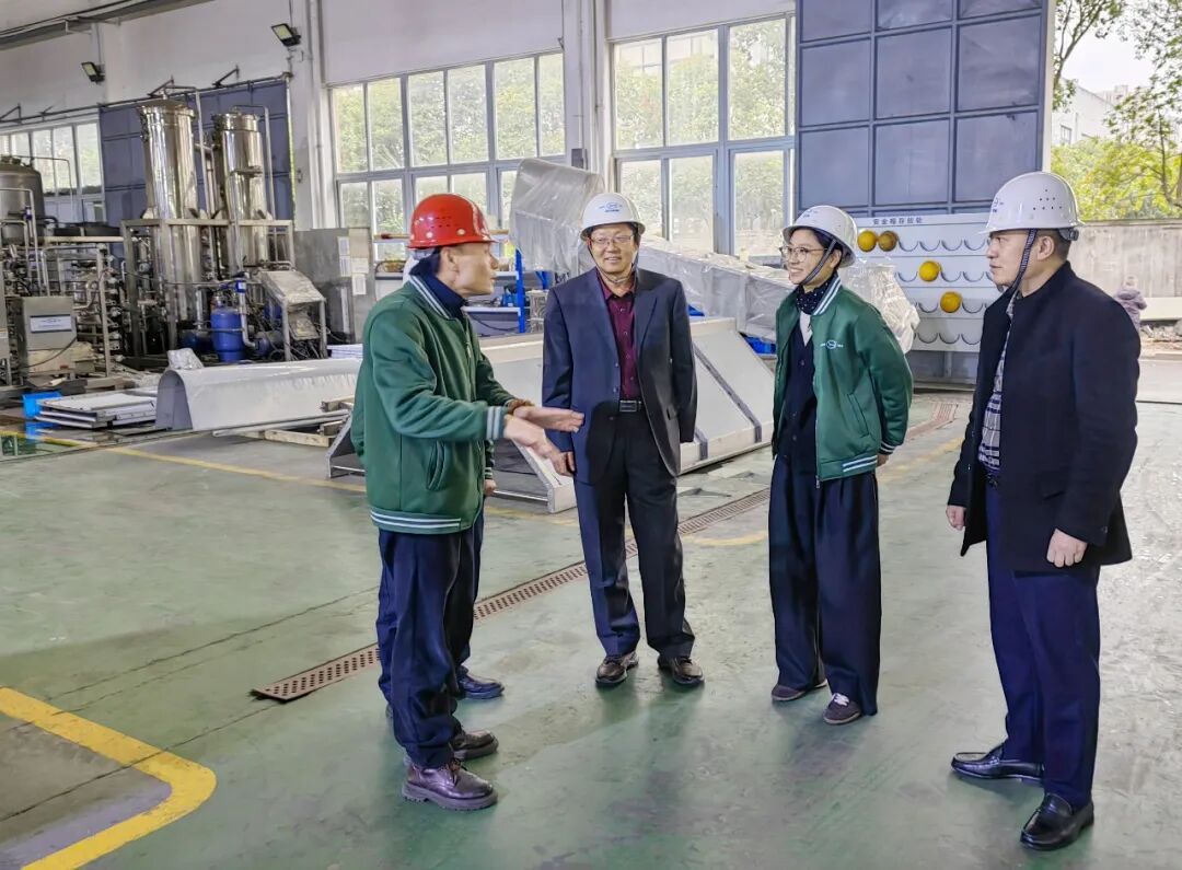 Exploring New Opportunities for Collaboration! Professor Liu Fang from South China University of Technology Visits Jhenten Machinery(图2)